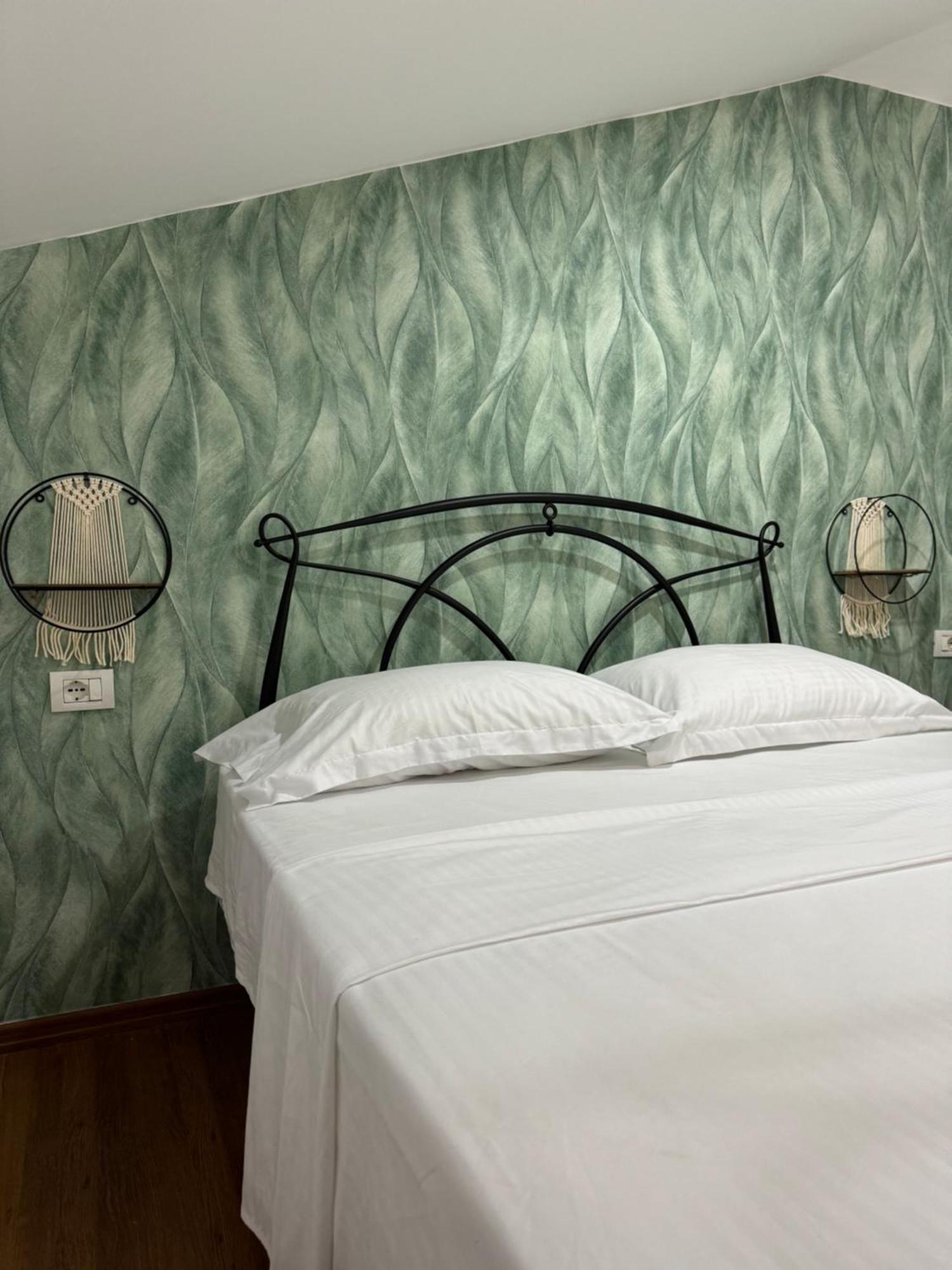 Guest House Himaj Berat Ngoại thất bức ảnh